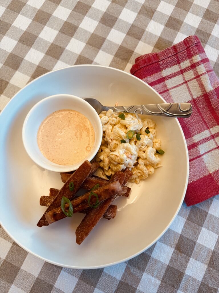 Small dish of creamy spicy Dipping sauce